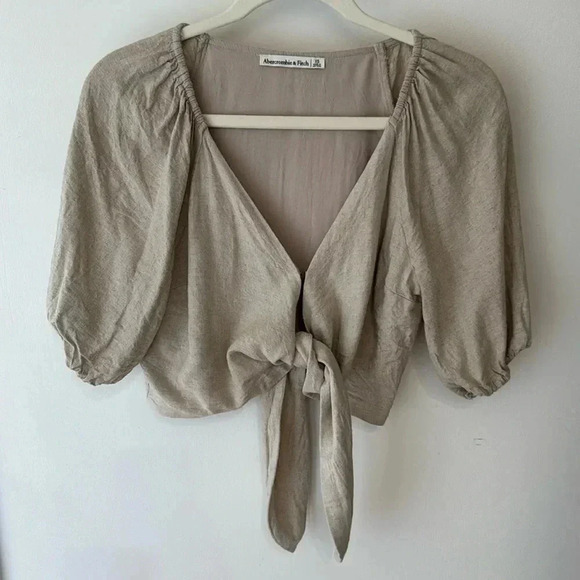 Abercrombie & Fitch Tops - Abercrombie & Fitch Women’s Cropped Top Size XS